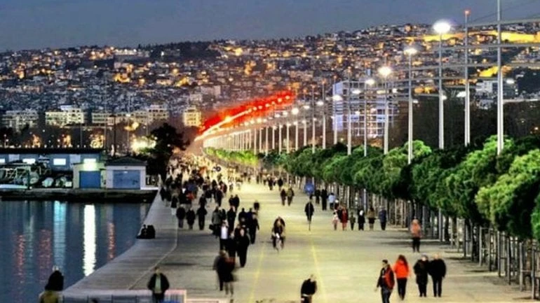 Πρωτοχρονιά με προβλήματα από αλλοδαπούς – 3 άτομα περικυκλώθηκαν από 20! – Δείτε το Βίντεο